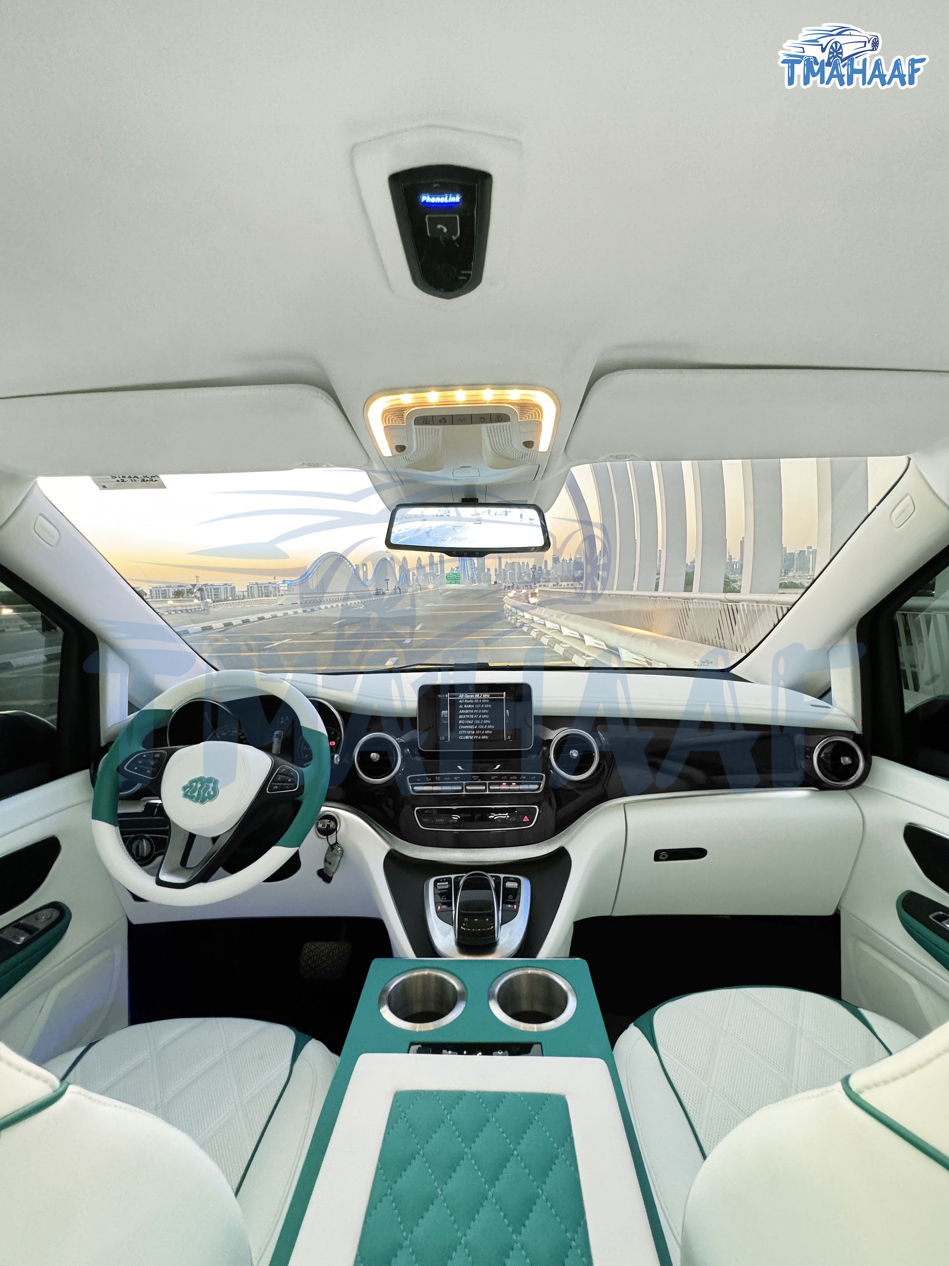 Mercedes V-Class front cabin and interior layout