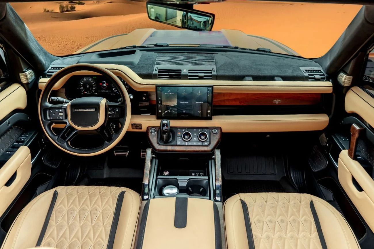 2025 Defender 110 HSE P400 interior view